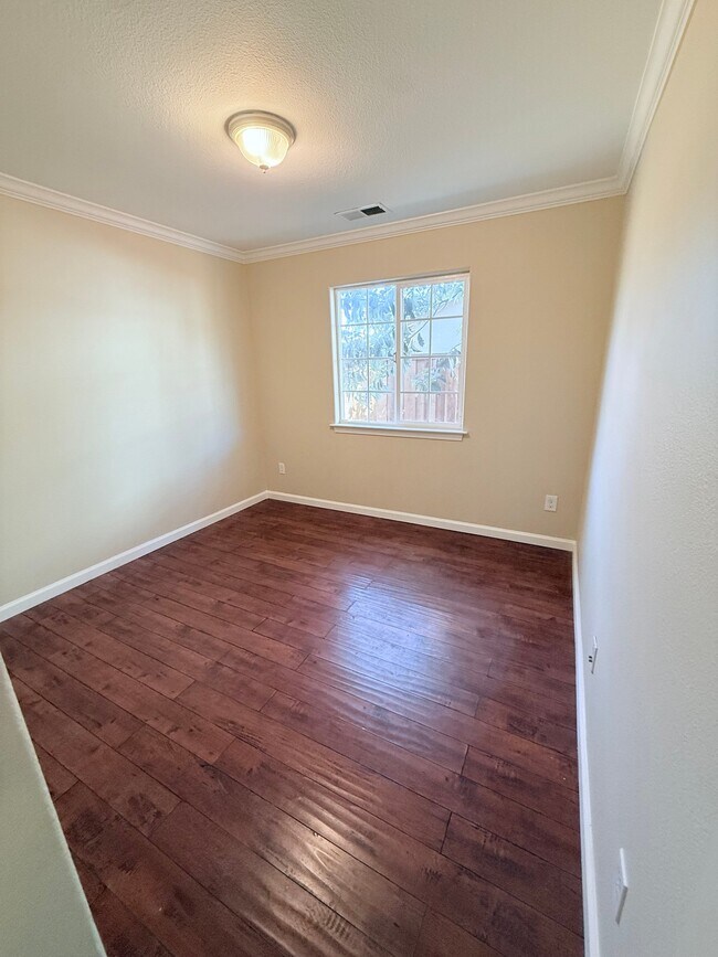 Building Photo - 2816 Scottsdale Dr