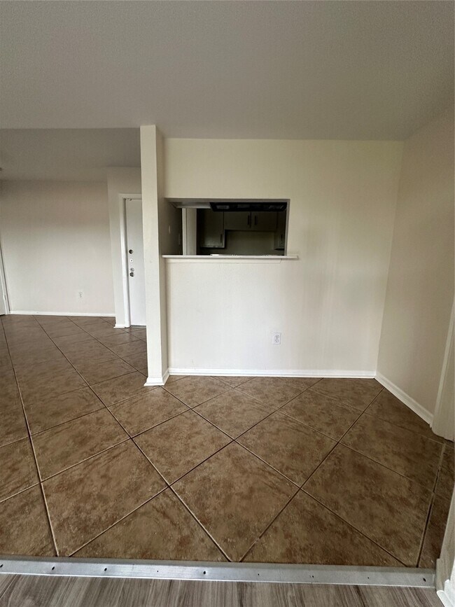 Building Photo - 8421 Hearth Dr
