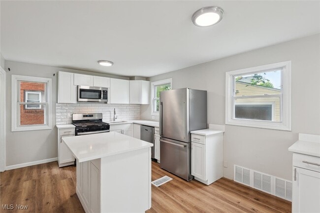 Building Photo - 3846 E Antisdale Rd
