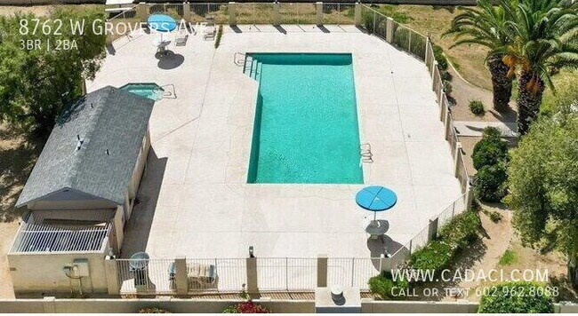 Foto del edificio - 8762 W Grovers Ave