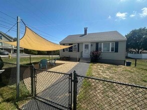 Building Photo - 411 Cutts Ave
