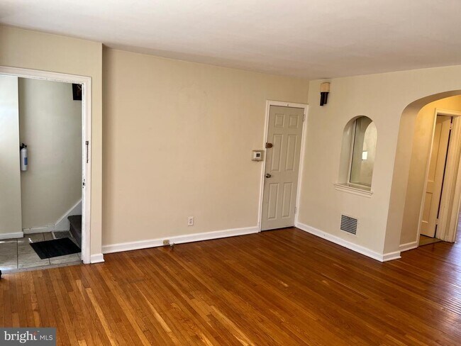Building Photo - 3437 Meridian St