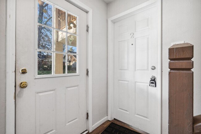 Foto del edificio - 2112 Catalpa Dr