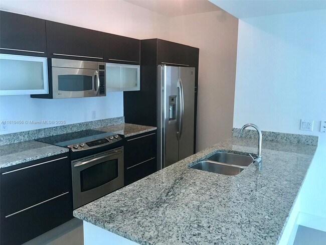 Foto del edificio - 950 Brickell Bay Dr