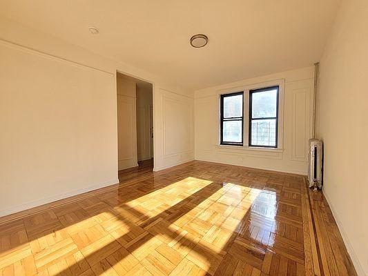 Foto del edificio - 2 bedroom in BRONX NY 10456