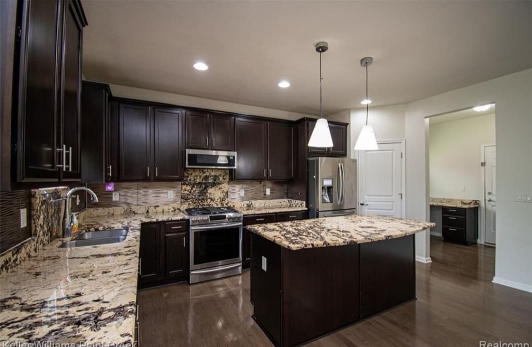 Foto principal - 5995 Branch Dr