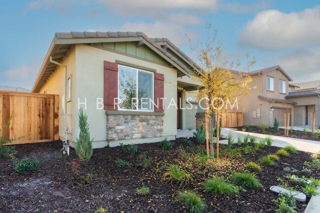 Building Photo - BRAND NEW CONSTRUCTION: Charming 3-Bed Oas...