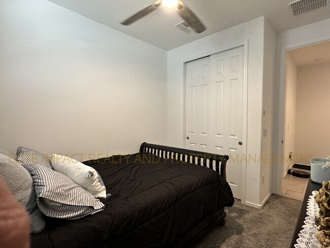 Building Photo - 6520 E Via Arroyo Azul