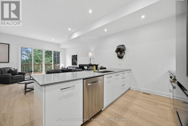 Photo du bâtiment - 25 Waterview Ln