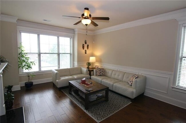 Foto del edificio - 1660 Jardin Ct