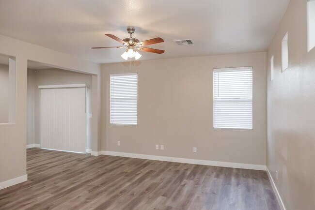 Building Photo - 5053 SAgelyn St