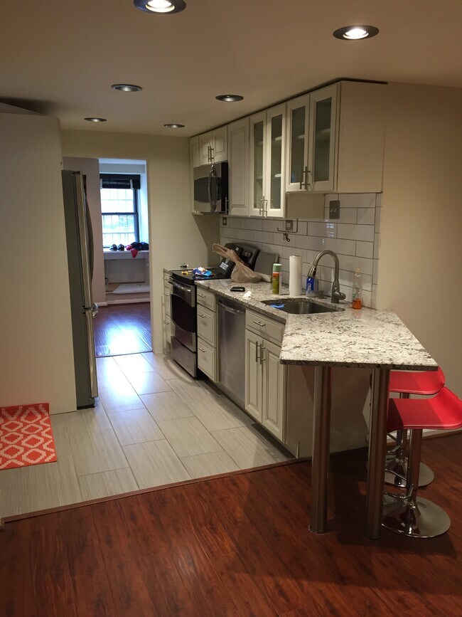 Kitchen - 1450 Harvard St NW