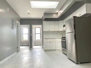 Building Photo - 93-34 43rd Ave