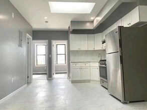 Building Photo - 93-34 43rd Ave