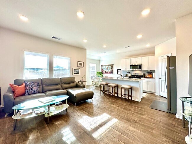 Foto del edificio - 331 N Richland Dr