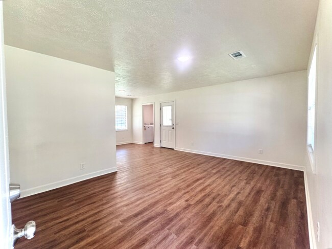 Foto del edificio - 992 Buck Egger Rd