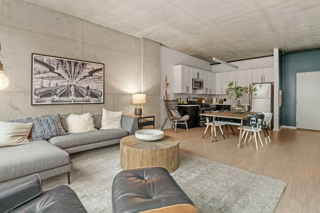 Foto del edificio - 1389 S State St