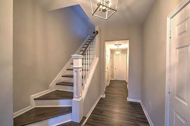 Building Photo - Location, Location!