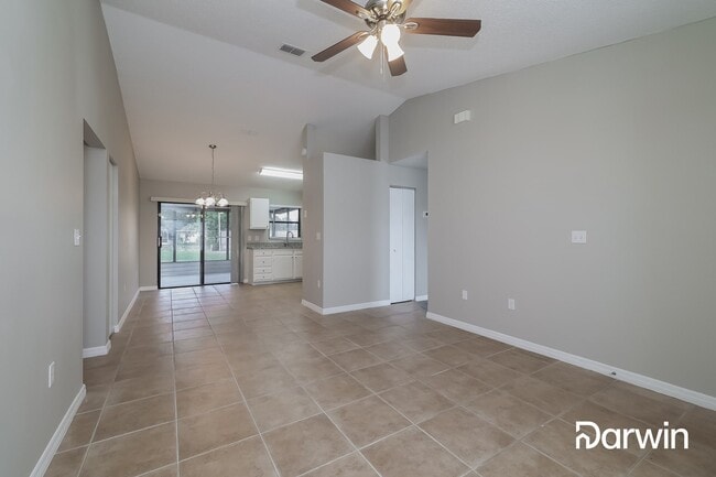 Building Photo - 401 Long Dr
