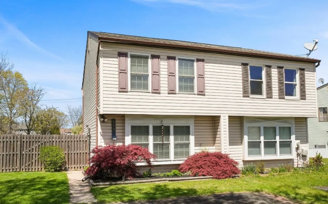 Building Photo - 155 Redwood Dr