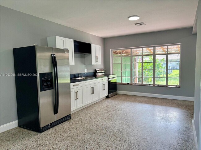 Foto del edificio - 11121 NE 9th Ct