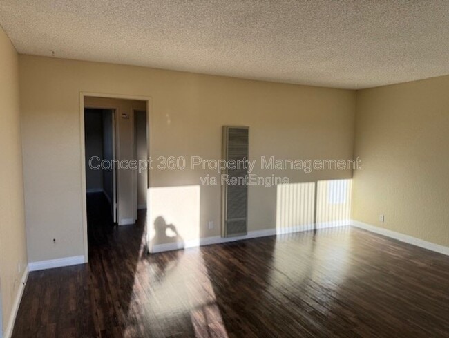 Foto del edificio - 9421 Cedar St