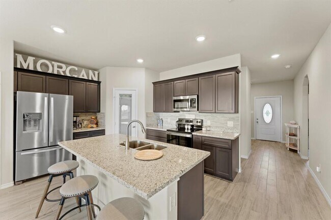 Building Photo - 38105 Quail Dr