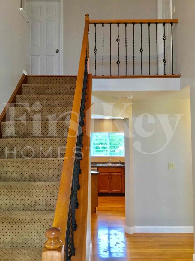 Foto del edificio - 8560 Elmcreek Ct