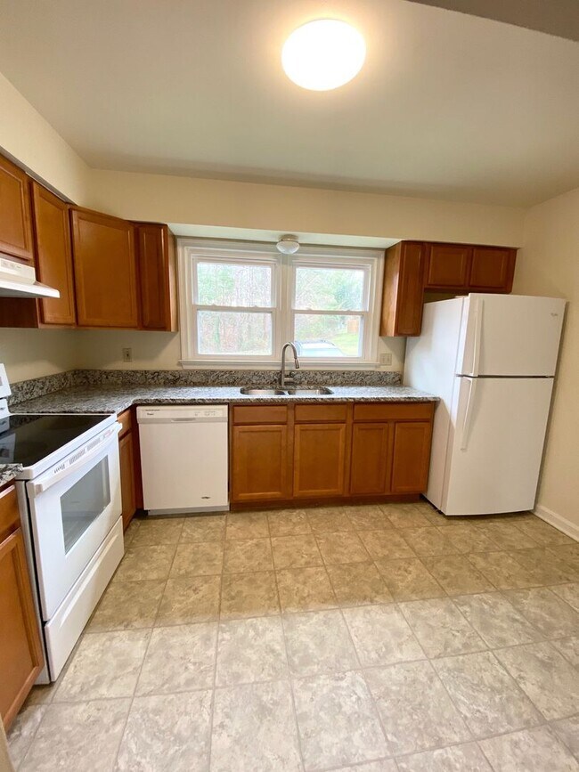 Foto del edificio - Two Bed Townhome in Fredericksburg