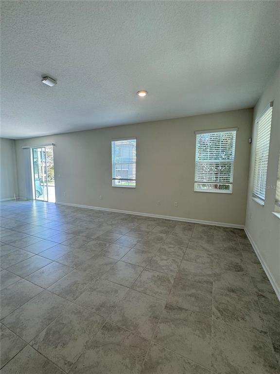 Foto del edificio - 1350 SHINNECOCK