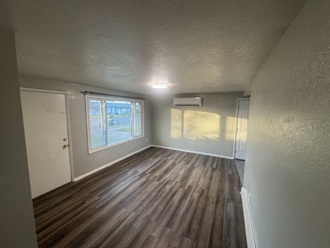 Building Photo - 1117 S Alderwood Dr