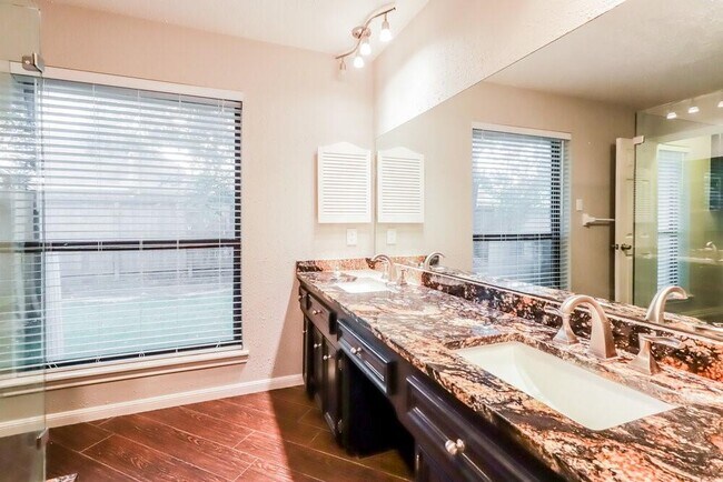 Building Photo - Cedar Valley Drive, Missouri City, TX 77459 - 3 BR 2 BA single-family home