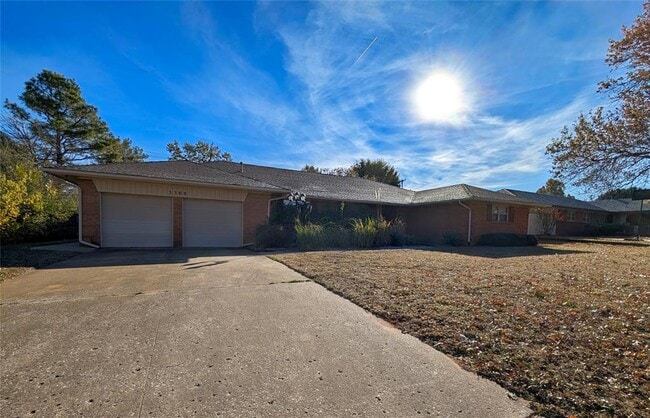 Foto del edificio - 3500 Bella Vista Dr