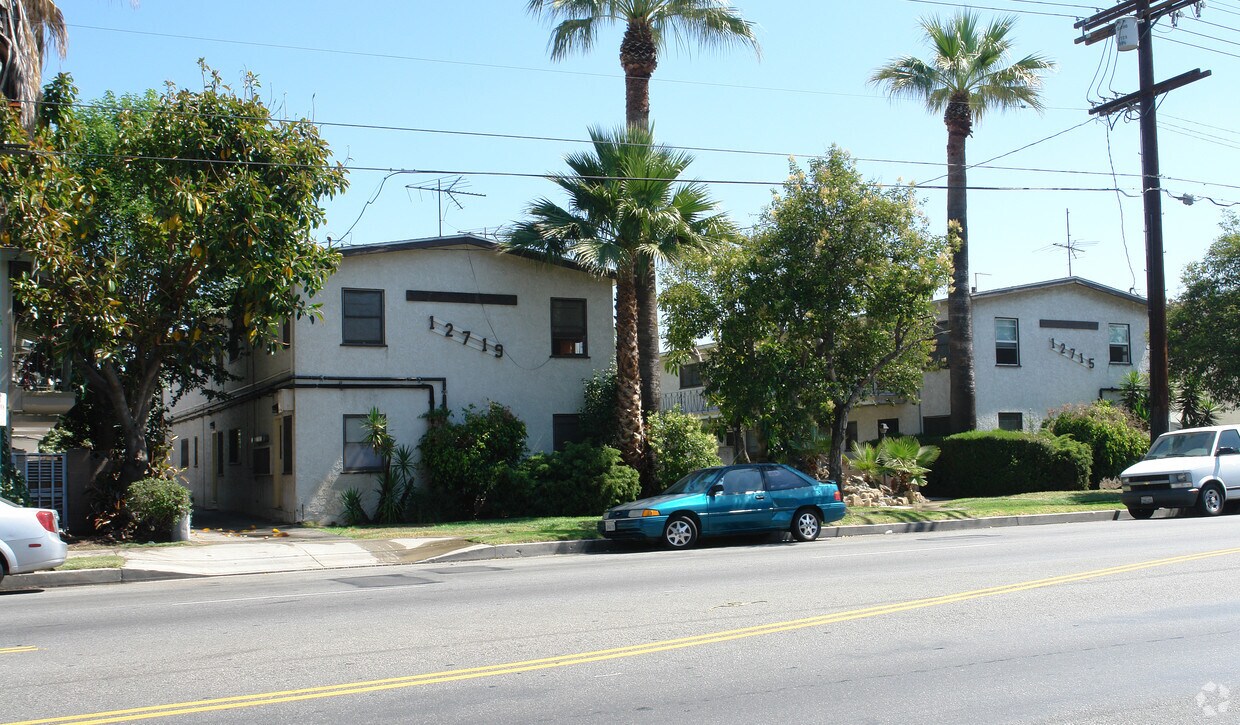 Foto del edificio - 12715-12719 Vanowen St