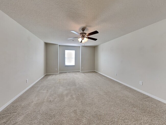 Foto del edificio - 7503 Aloma Pines Ct