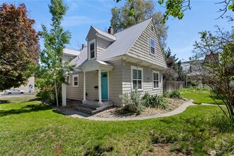 Building Photo - 205 S Division St