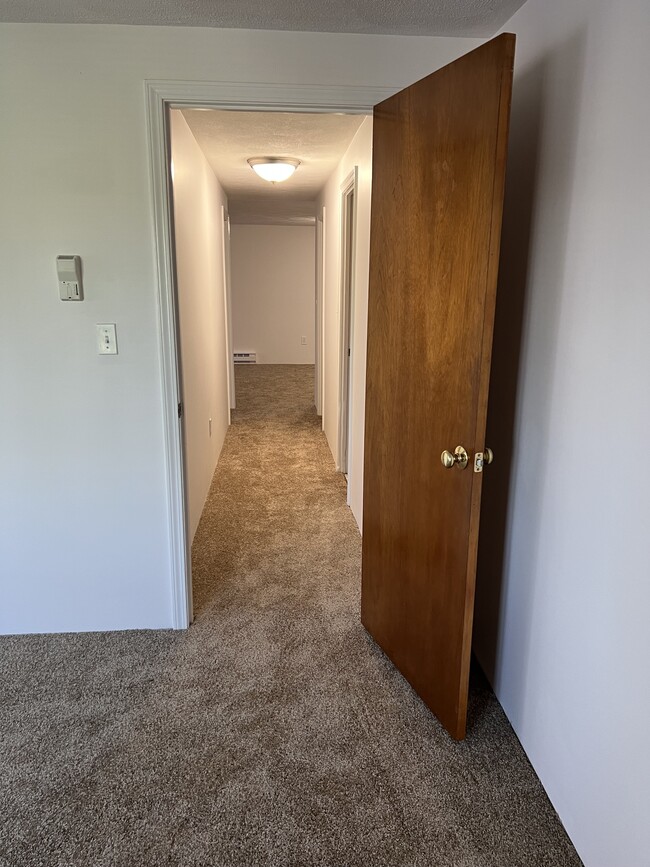 Building Photo - 33 Lodgen Ct