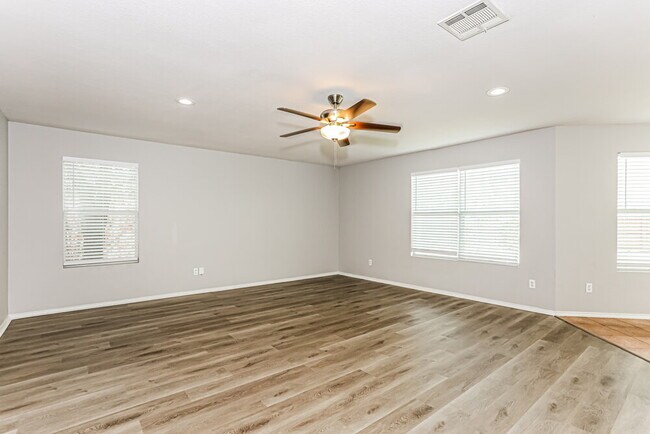 Foto del edificio - 8201 Southbrook Cir