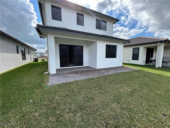 Foto del edificio - 5835 Cassidy Ln