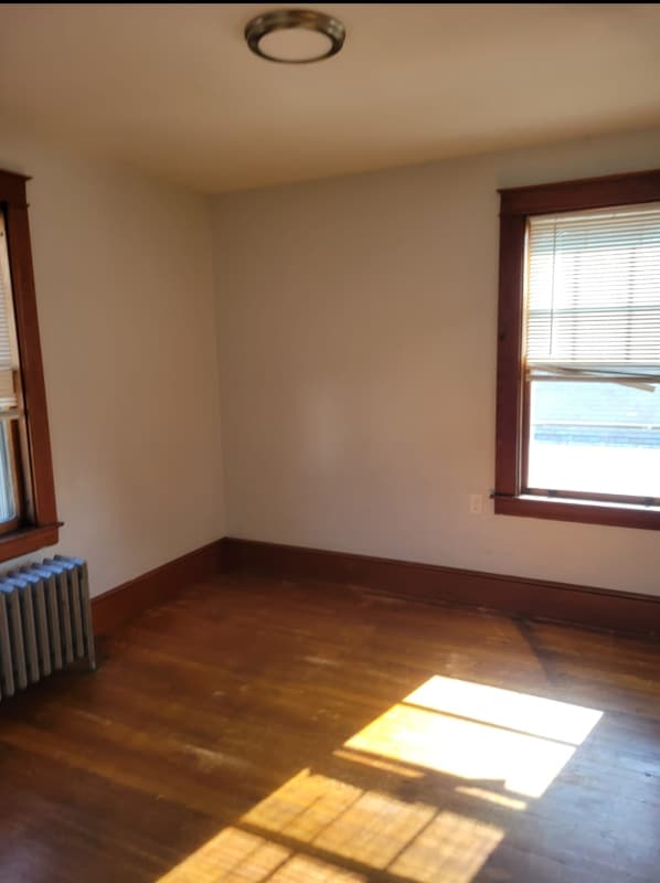 Building Photo - 3-23E Amherst St