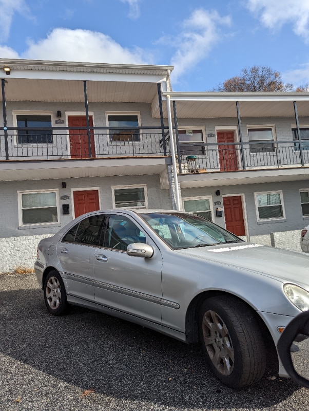 Building Photo - 1613 Elrino St