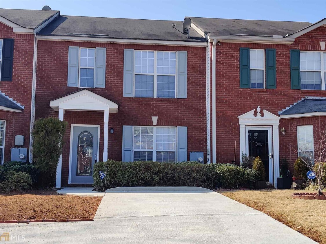 5538 Strathmoor Manor Cir, Lithonia, GA 30058 House Rental in