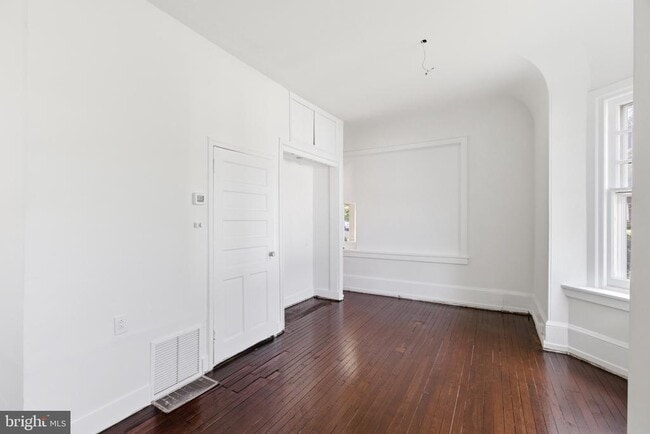 Foto del edificio - 5939 Drexel Rd