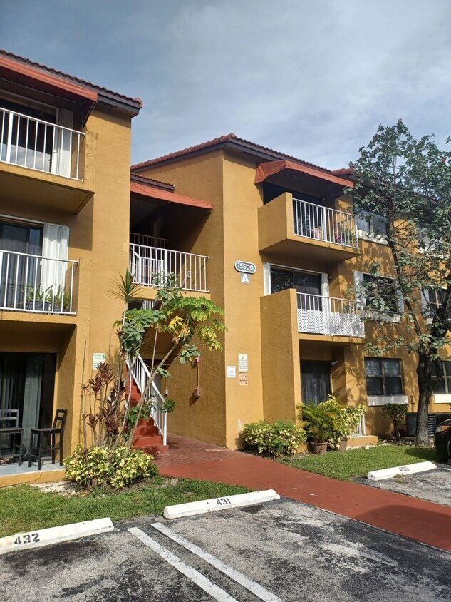 Foto principal - 15500 SW 80th St