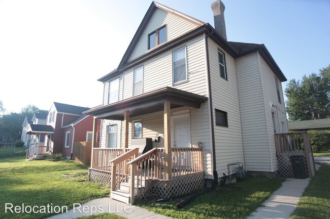 Foto del edificio - 621 Douglas Ct