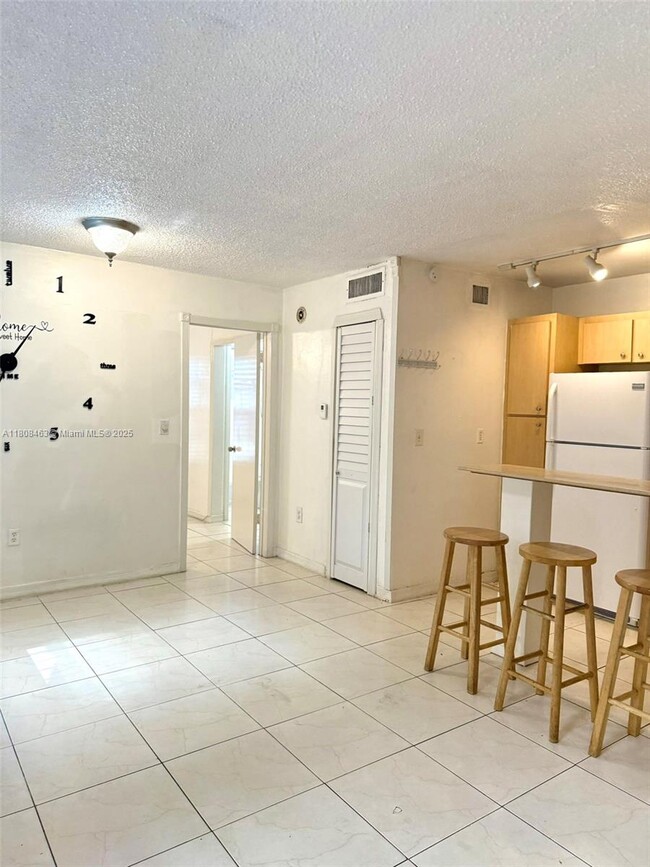Foto del edificio - 1525 NW 19th Terrace