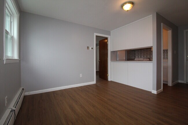 Foto del edificio - 15 Fairfax Ave