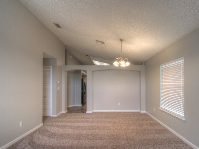 Foto del edificio - 12630 Richfield Blvd