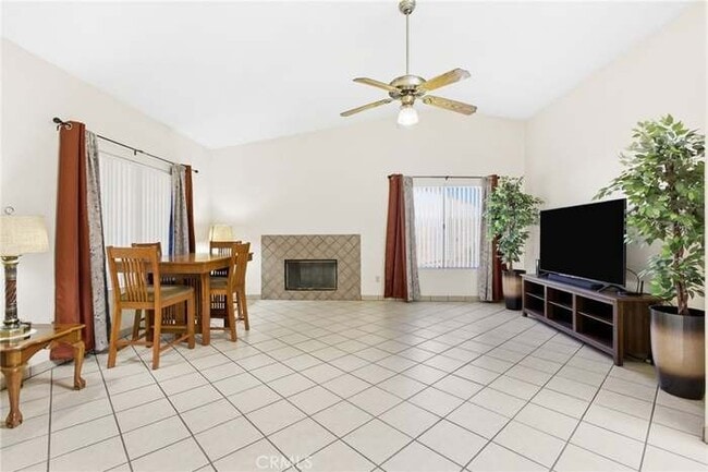 Building Photo - Single family home for rent