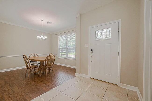 Building Photo - 1618 Savannah Dr